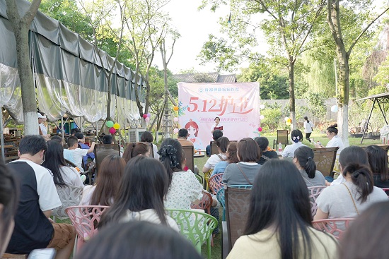 【感恩有你，白衣天使在行動】昨日，成都神康癲癇醫院開展國際護士節戶外團建